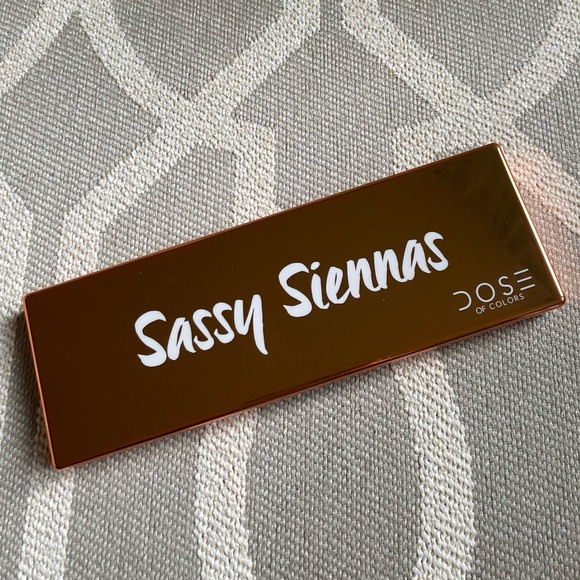 DOSE OF COLORS Sassy Siennas eyeshadow palette - Picture 3 of 3